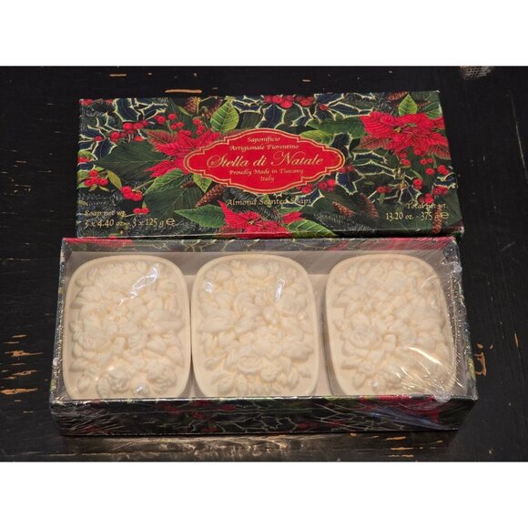Saponificio Artigianale Fiorentino Stella Di Natale Almond Scented Soap Set of 3 - Picture 1 of 5